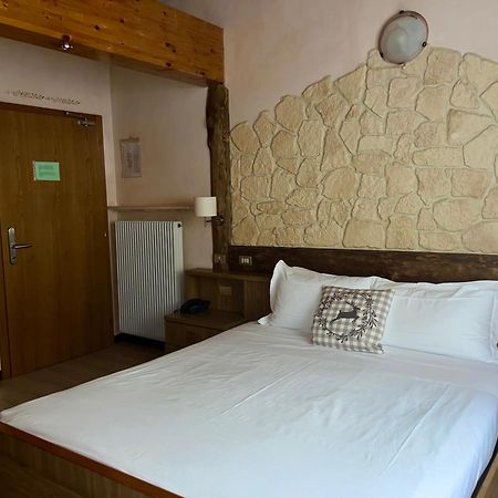 Hotel Rododendro Val Di Fassa كامبيتيلو دي فاسا المظهر الخارجي الصورة